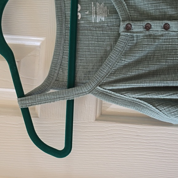 SO BRAND WOMENS JUNIOR SIZE GREEN TANK TOP SIZE LARGE - Picture 2 of 12